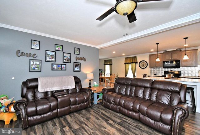 233 HEMLOCK DR, Doylestown, PA 18901