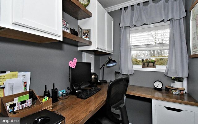 233 HEMLOCK DR, Doylestown, PA 18901