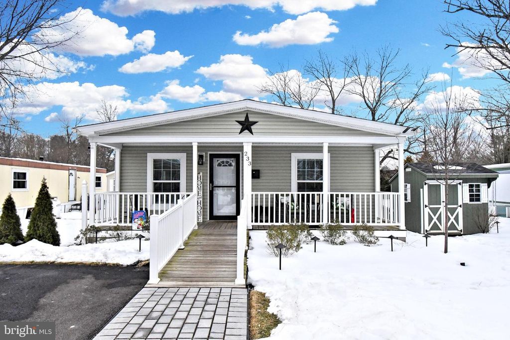 233 HEMLOCK DR, Doylestown, PA 18901