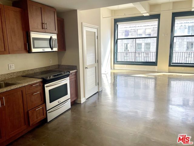 315 W 5th Street 910, Los Angeles, CA 90013