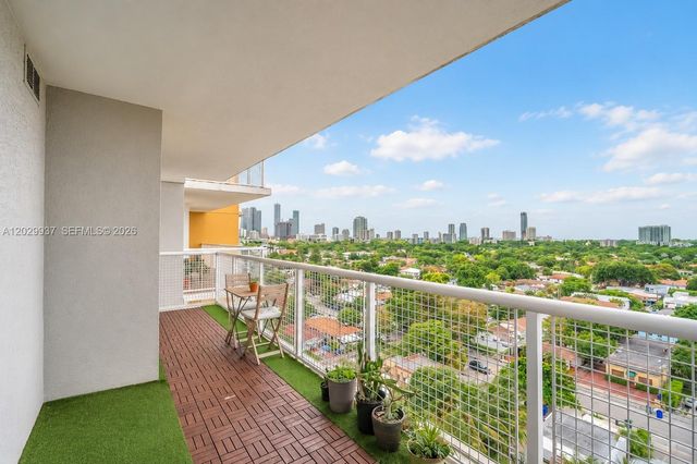 900 SW 8th St 1103, Miami, FL 33130