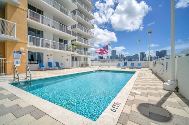 900 SW 8th St 1103, Miami, FL 33130