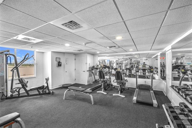 900 SW 8th St 1103, Miami, FL 33130