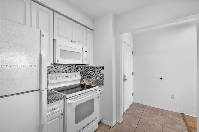 900 SW 8th St 1103, Miami, FL 33130