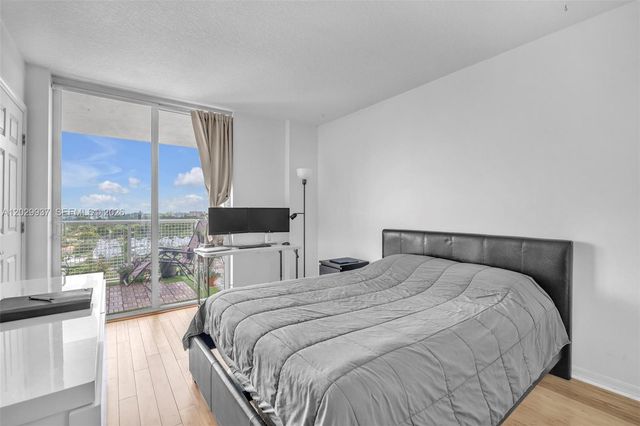 900 SW 8th St 1103, Miami, FL 33130