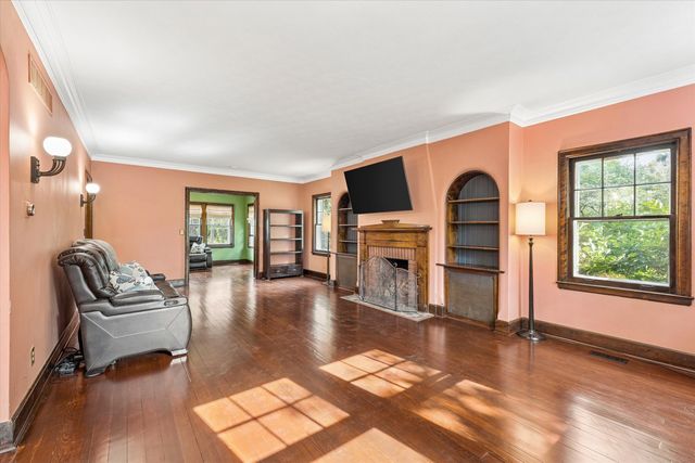 237 Ridgewood Avenue, Davenport, IA 52803