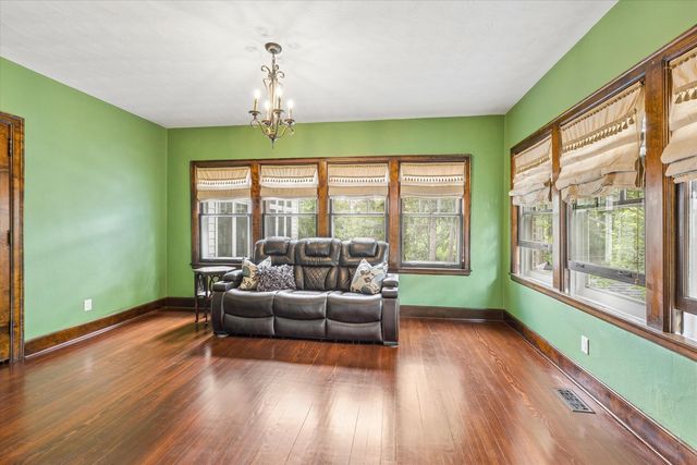 237 Ridgewood Avenue, Davenport, IA 52803