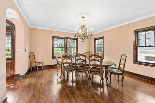 237 Ridgewood Avenue, Davenport, IA 52803