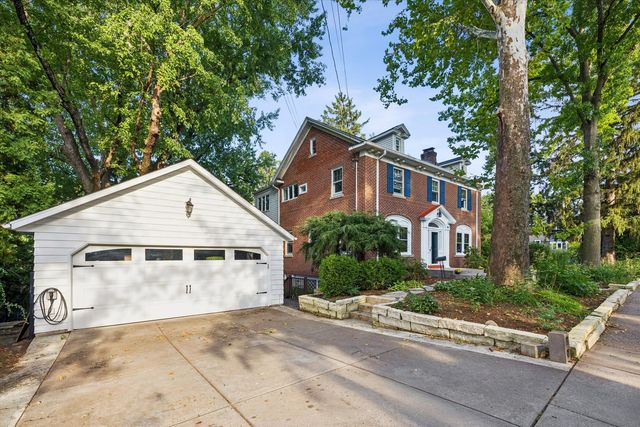 237 Ridgewood Avenue, Davenport, IA 52803