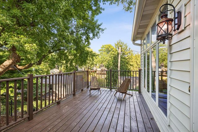 237 Ridgewood Avenue, Davenport, IA 52803
