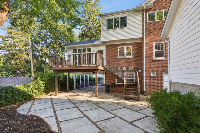 237 Ridgewood Avenue, Davenport, IA 52803
