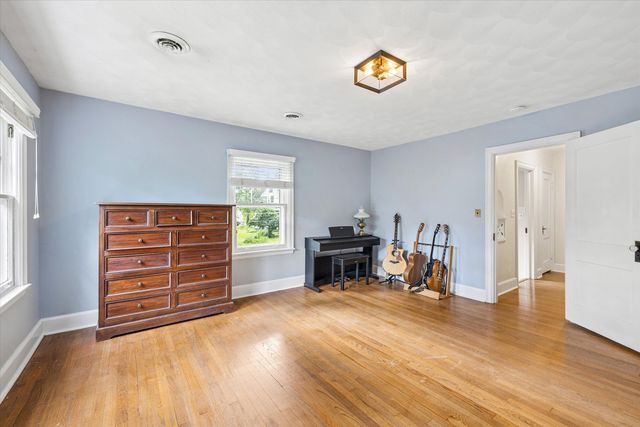 237 Ridgewood Avenue, Davenport, IA 52803