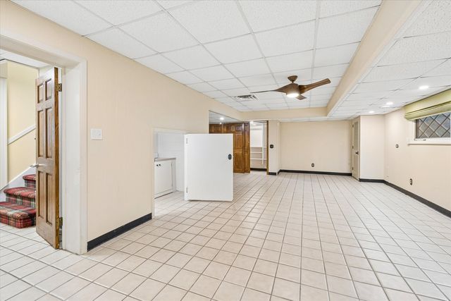 237 Ridgewood Avenue, Davenport, IA 52803