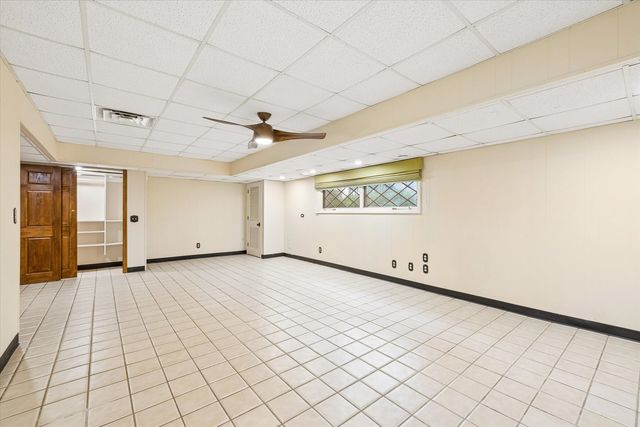 237 Ridgewood Avenue, Davenport, IA 52803