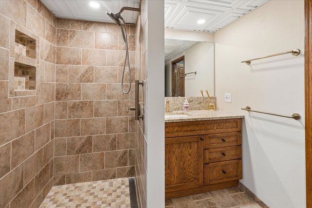 237 Ridgewood Avenue, Davenport, IA 52803