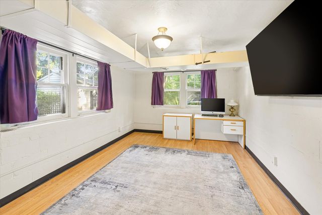 237 Ridgewood Avenue, Davenport, IA 52803