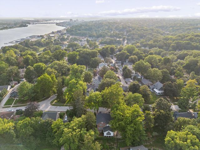 237 Ridgewood Avenue, Davenport, IA 52803