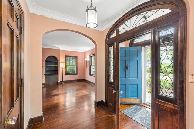 237 Ridgewood Avenue, Davenport, IA 52803