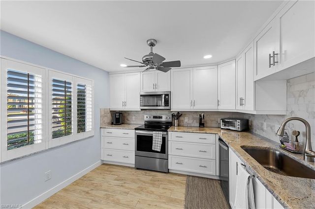 105 Penny LN # 5, Naples, FL 34112