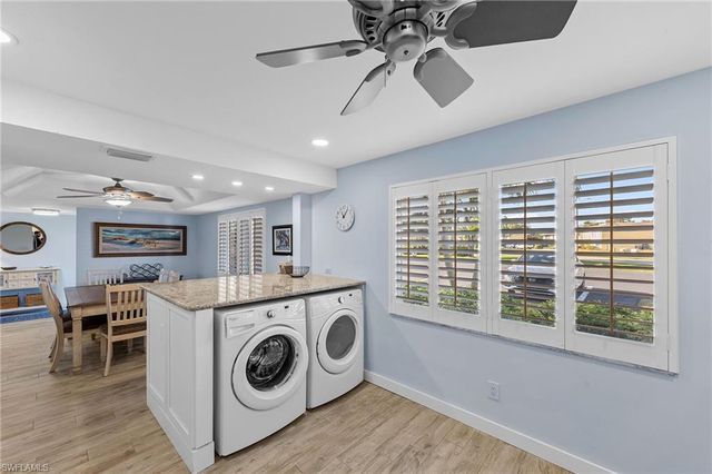 105 Penny LN # 5, Naples, FL 34112