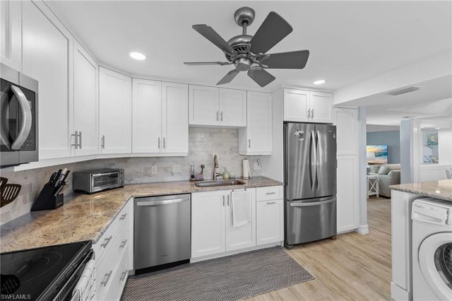 105 Penny LN # 5, Naples, FL 34112