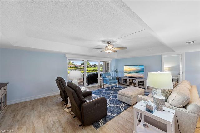 105 Penny LN # 5, Naples, FL 34112