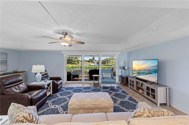 105 Penny LN # 5, Naples, FL 34112