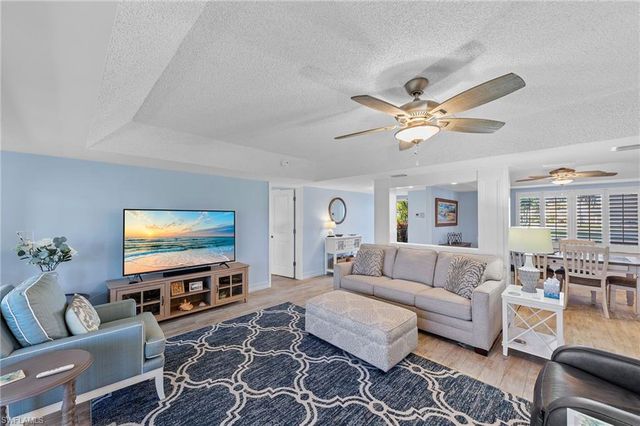 105 Penny LN # 5, Naples, FL 34112