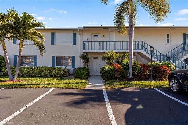 105 Penny LN # 5, Naples, FL 34112