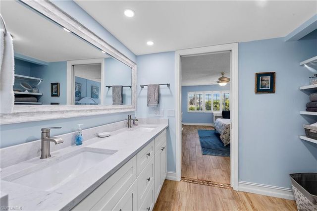 105 Penny LN # 5, Naples, FL 34112