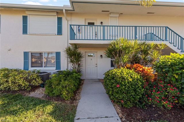 105 Penny LN # 5, Naples, FL 34112