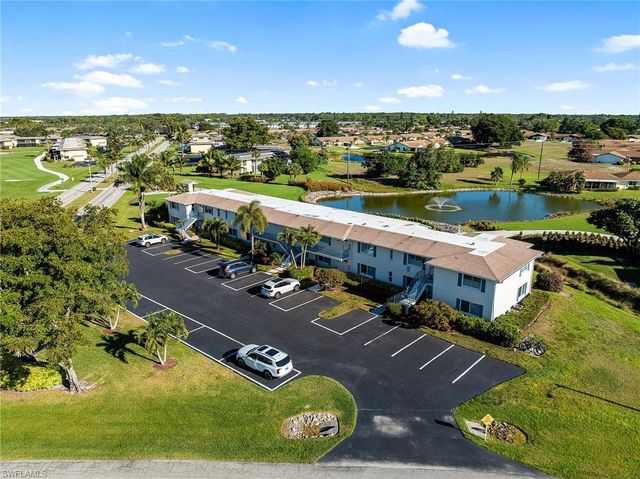 105 Penny LN # 5, Naples, FL 34112