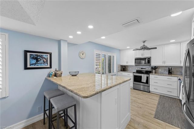 105 Penny LN # 5, Naples, FL 34112