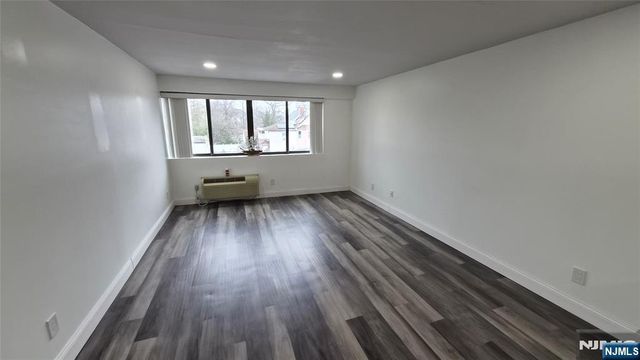 55 Clinton Place 304, Hackensack, NJ 07601