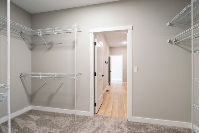 345 Dutch Dr, Robins, IA 52328