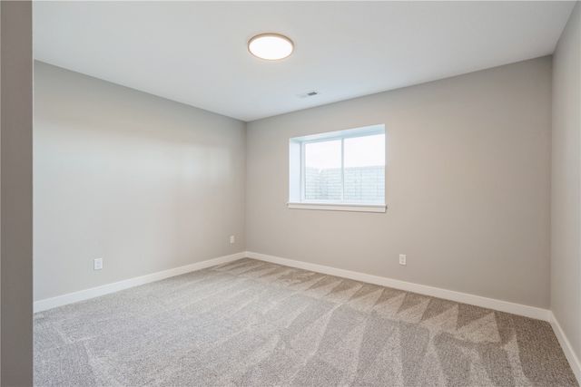 345 Dutch Dr, Robins, IA 52328