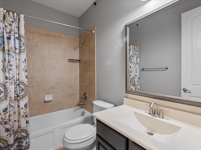 5323 Savannah Bend Drive, Rosharon, TX 77583