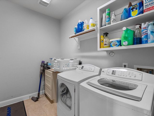 5323 Savannah Bend Drive, Rosharon, TX 77583