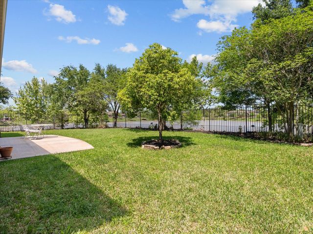 5323 Savannah Bend Drive, Rosharon, TX 77583
