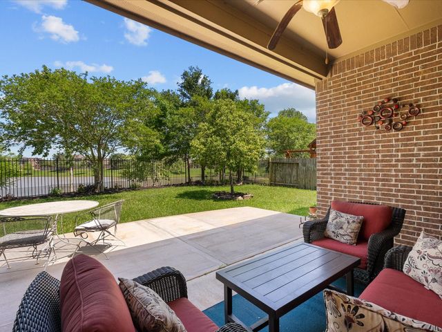 5323 Savannah Bend Drive, Rosharon, TX 77583