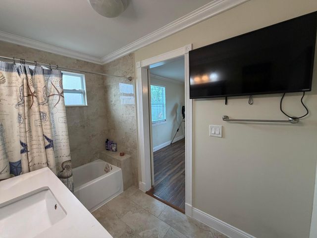 709 Caddie Place, West Palm Beach, FL 33409