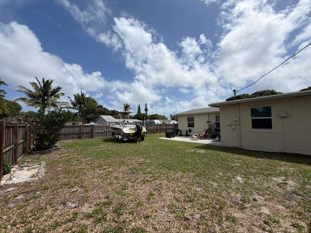 709 Caddie Place, West Palm Beach, FL 33409