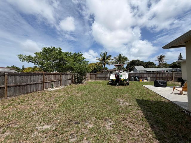 709 Caddie Place, West Palm Beach, FL 33409