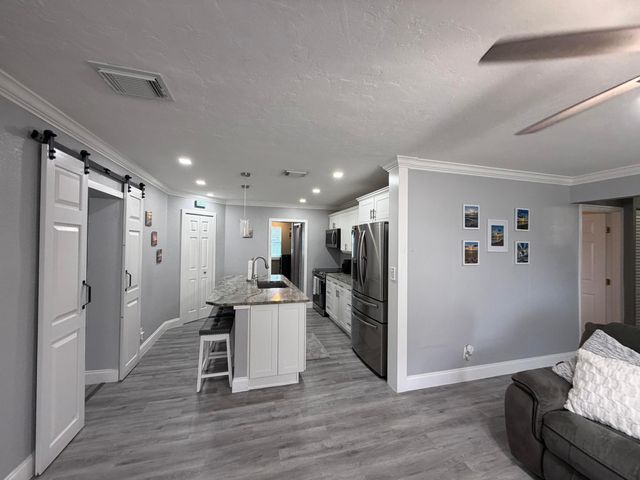 709 Caddie Place, West Palm Beach, FL 33409