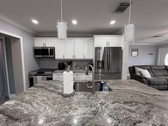 709 Caddie Place, West Palm Beach, FL 33409