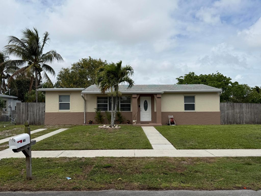 709 Caddie Place, West Palm Beach, FL 33409