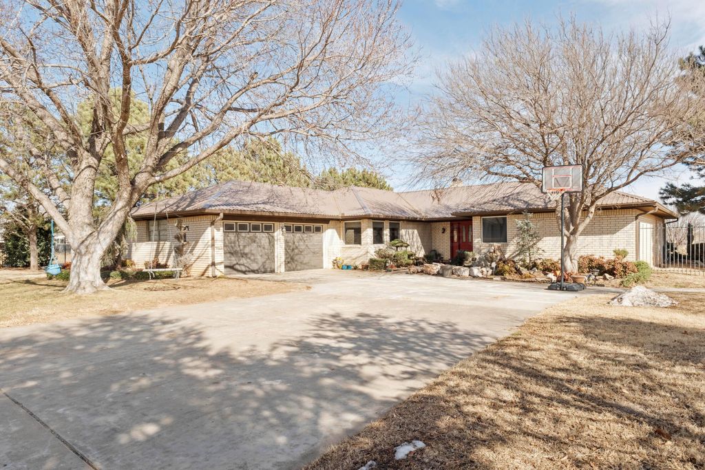 1305 S Ponderosa, Wheeler, TX 79096
