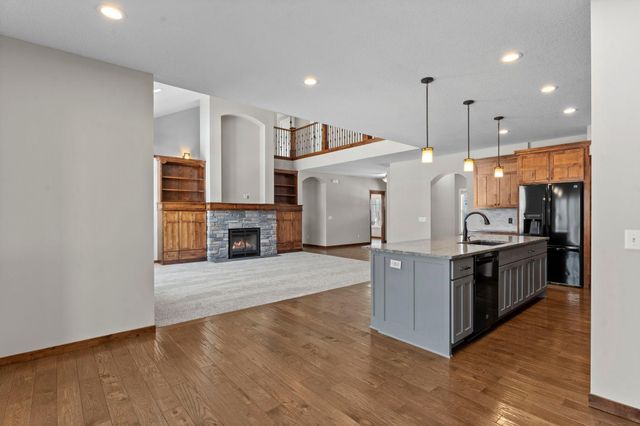 849 Fox Cove, Lino Lakes, MN 55014