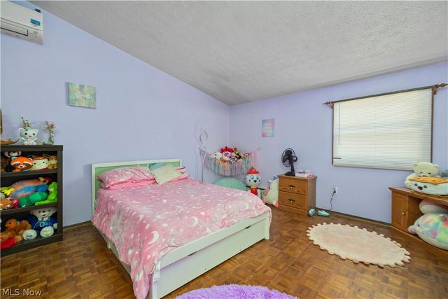 2565 Abbe Road, Sheffield Village, OH 44054