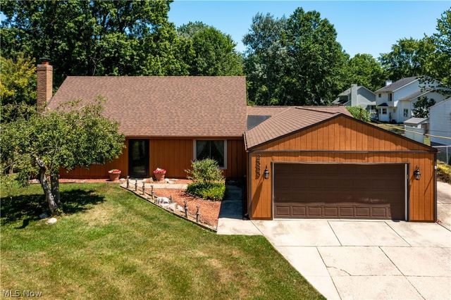 2565 Abbe Road, Sheffield Village, OH 44054